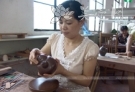紫砂壶工艺师图片：鲍雯君紫砂 - 美壶网