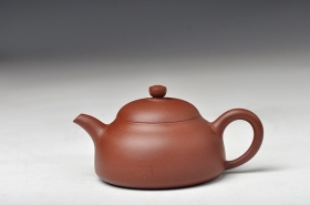 紫砂壶图片：实用耐品 全手小半月 适合绿茶 - 美壶网