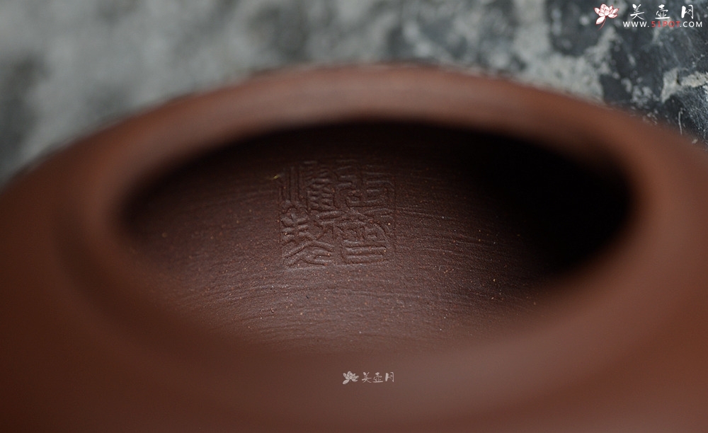 紫砂壶图片：张智耀新作 敦厚稳重 传统实用 全手融月 - 美壶网