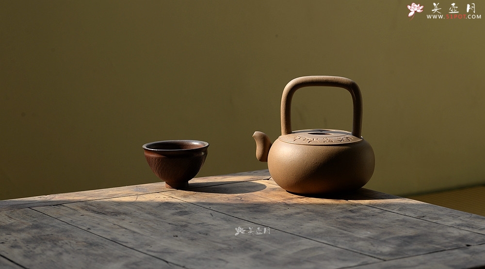 紫砂壶图片：摹古清味~ 鸿渝山房精品 煮水品茗~ 全手光明提梁 - 美壶网