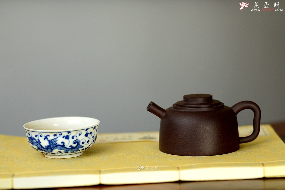 紫砂壶图片：美壶特惠 茶人最爱 造型新颖 有趣 双流井栏 - 美壶网