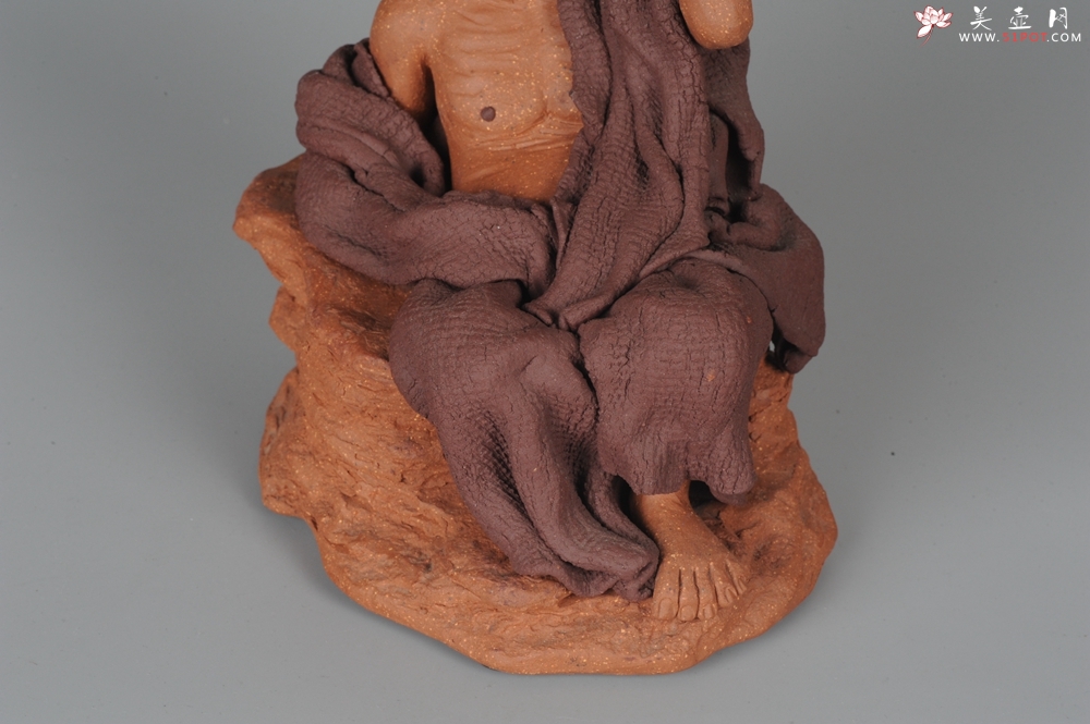 紫砂壶图片：年底特惠 不可多得的用心之作 写意全手工修耳罗汉 精品雕塑 - 美壶网