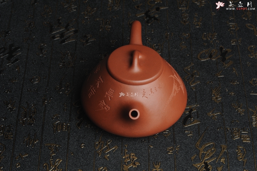 紫砂壶图片：油润底曹青 全手工精品子冶石瓢 骨肉匀挺 文气装饰兰草图 长剑不借时人看 - 美壶网