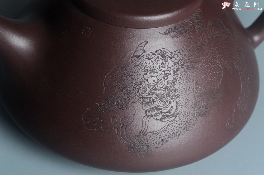 紫砂壶图片：特油润底曹青 全手工子冶石瓢 助工装饰菩萨坐骑瑞兽 - 美壶网