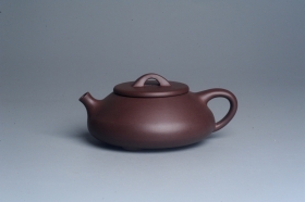 紫砂壶图片：美壶特惠 精致紫泥扁石瓢茶壶 - 美壶网