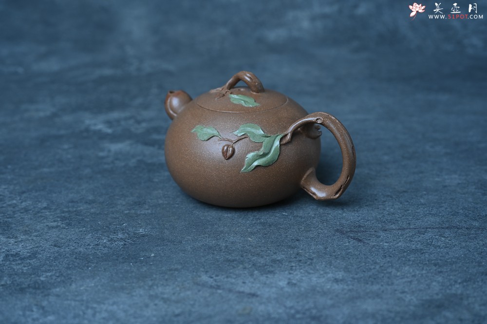 紫砂壶图片：美壶特惠 潜力股董静老师精品老段泥双色寿桃壶 茶人醉爱 - 美壶网
