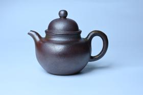 紫砂壶图片：美壶特惠 精致柴烧青灰泥掇球壶 茶人醉爱 - 美壶网