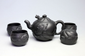 紫砂壶图片：新鱼化龙茶具 - 美壶网
