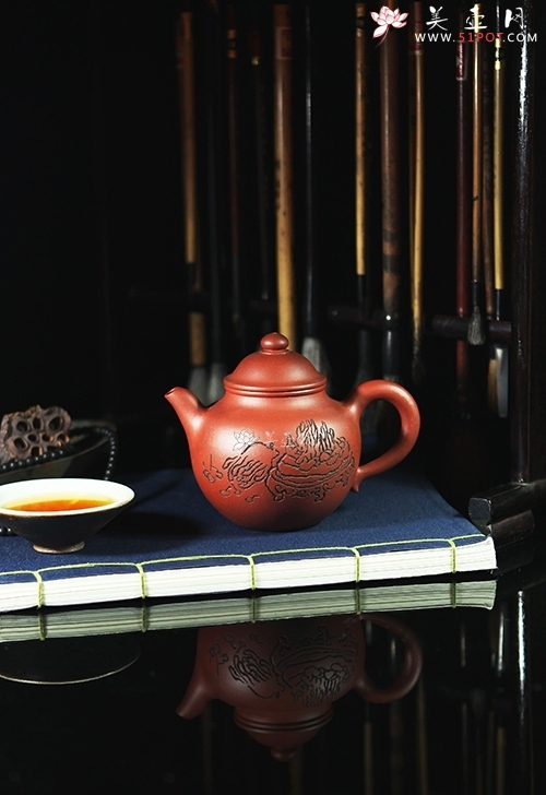 紫砂壶图片：秋水壶（西安美术学院上海分院院长刘西洁书画） - 美壶网